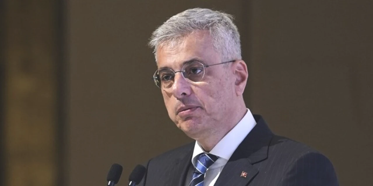 Bakan Talimat Verdi: Masa Başındaki Hemşireler Nöbete Dönüyor!