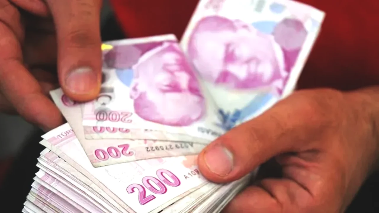 Yapı Kredi, İş Bankası, Akbank ve QNB Emekliye Ne Kadar Promosyon Veriyor?