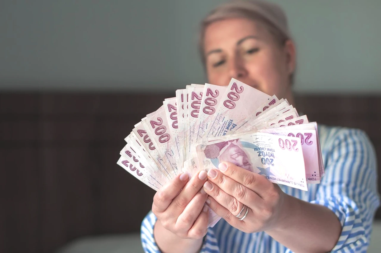 Emekliye Ek Zam Sinyali Bütçeden Geldi! SGK Transferi Yüzde 66 Artıyor