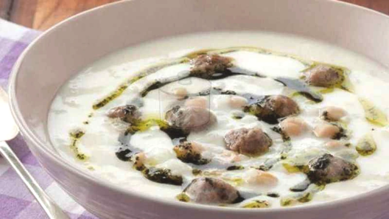 Evde Urfa Usulü Lebeniye Çorbası! Nohut Kadar Köftelerin Sırrı Terbiyede
